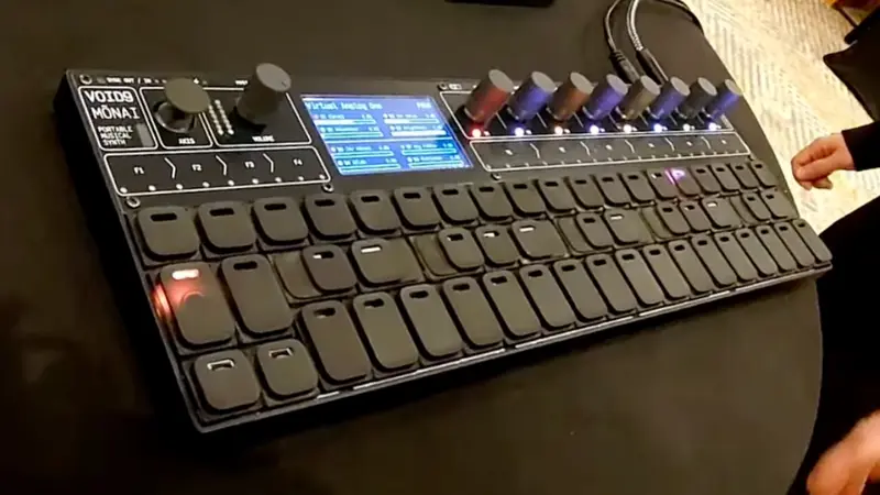 Void9 Mõnai synthesizer