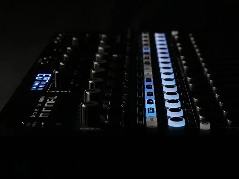 Sonicware deconstruct MINIMAL groovebox