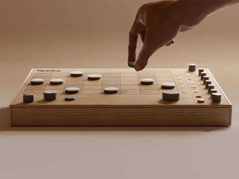 The Tembo wooden grid with magnetic beat pieces